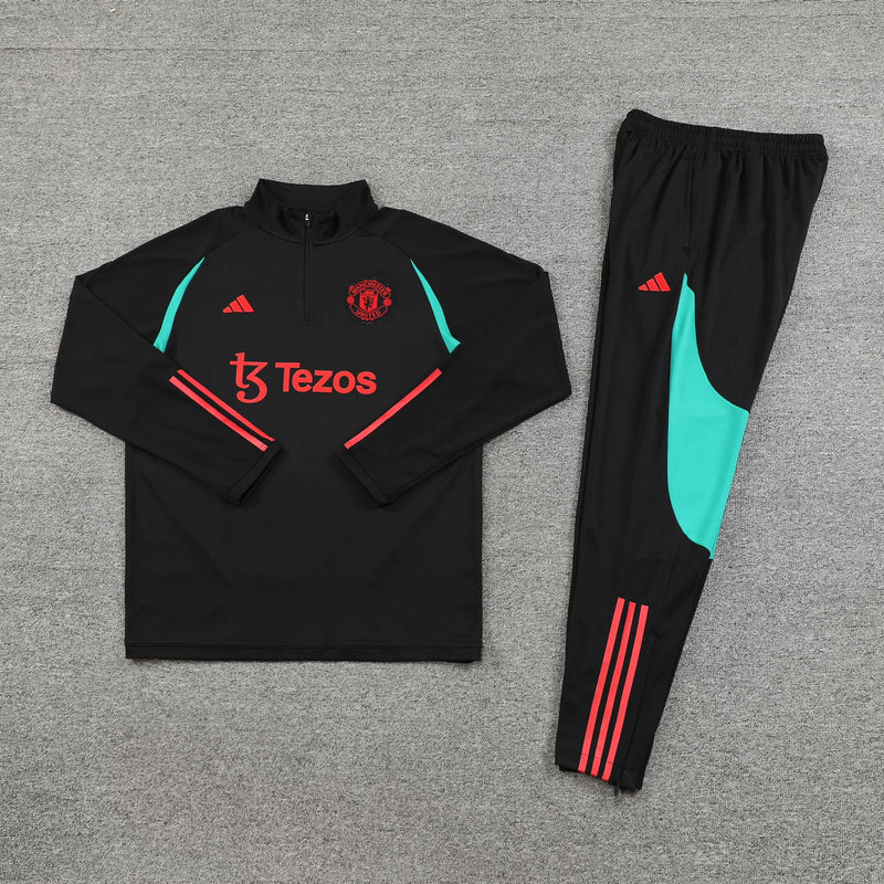 Conjunto Manchester United treino Black 23/24 Preto - Adidas